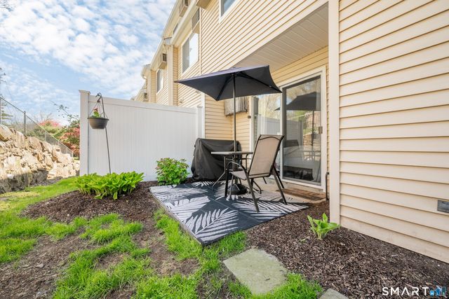 8 Rose Lane 22-9, Danbury, CT 06811