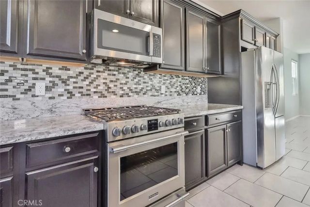 6746 N Glasner, West Hills, CA 91307