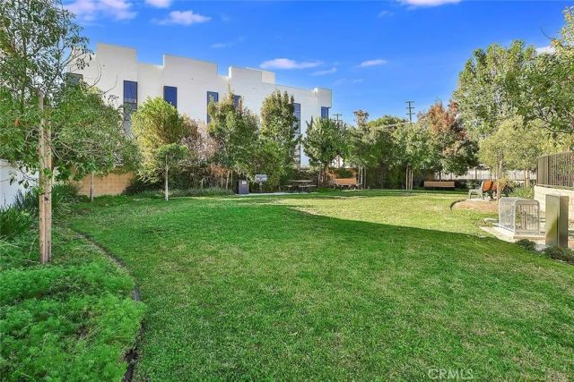 6746 N Glasner, West Hills, CA 91307