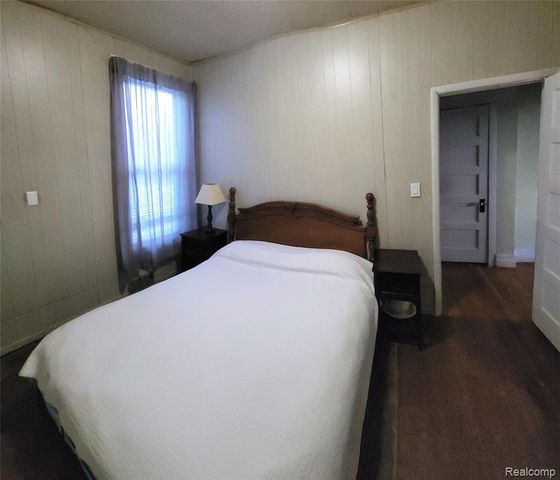 5025 N Hickory Ridge Road, Highland, MI 48357