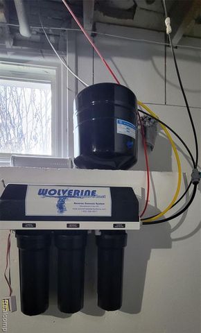 5025 N Hickory Ridge Road, Highland, MI 48357