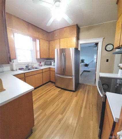 5025 N Hickory Ridge Road, Highland, MI 48357