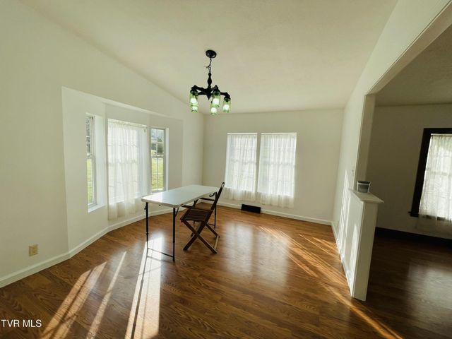 51981 Veterans Memorial Highway, Big Stone Gap, VA 24219