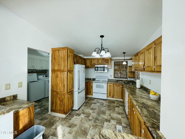 51981 Veterans Memorial Highway, Big Stone Gap, VA 24219