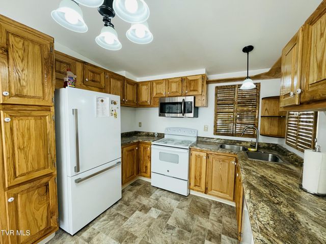 51981 Veterans Memorial Highway, Big Stone Gap, VA 24219