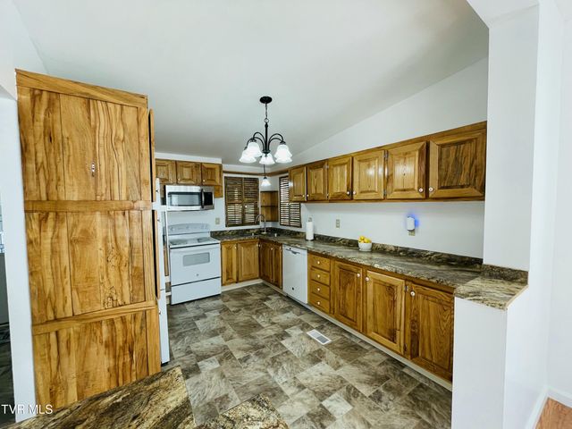 51981 Veterans Memorial Highway, Big Stone Gap, VA 24219