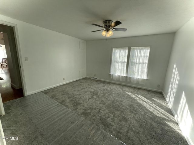 51981 Veterans Memorial Highway, Big Stone Gap, VA 24219