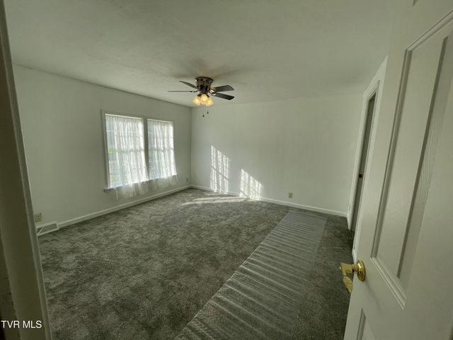 51981 Veterans Memorial Highway, Big Stone Gap, VA 24219