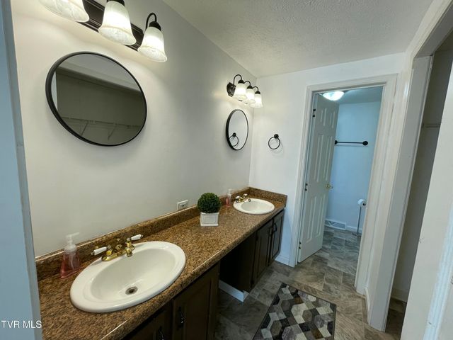 51981 Veterans Memorial Highway, Big Stone Gap, VA 24219