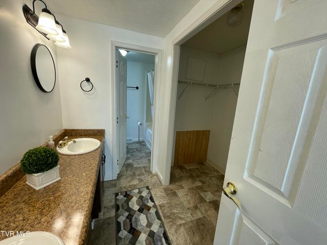 51981 Veterans Memorial Highway, Big Stone Gap, VA 24219