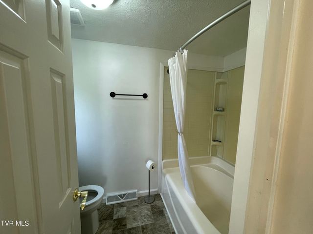 51981 Veterans Memorial Highway, Big Stone Gap, VA 24219