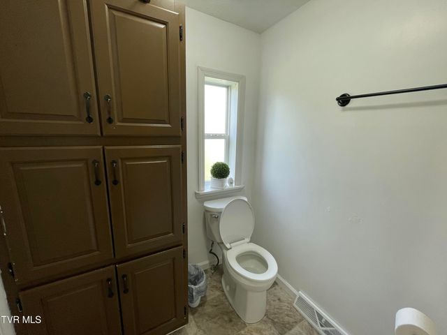 51981 Veterans Memorial Highway, Big Stone Gap, VA 24219