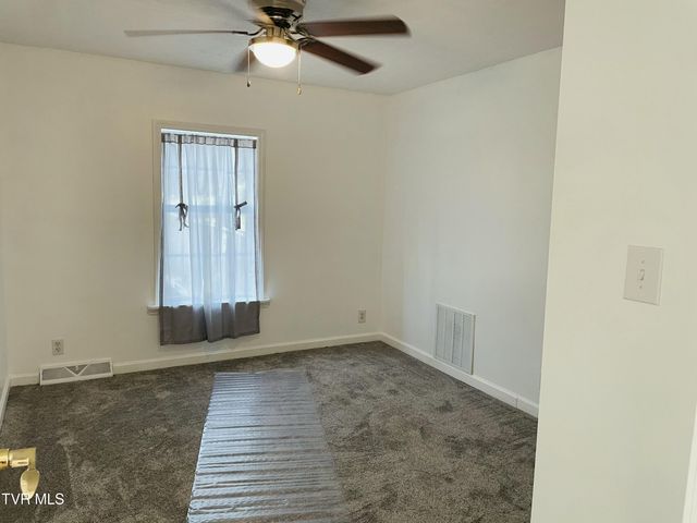 51981 Veterans Memorial Highway, Big Stone Gap, VA 24219