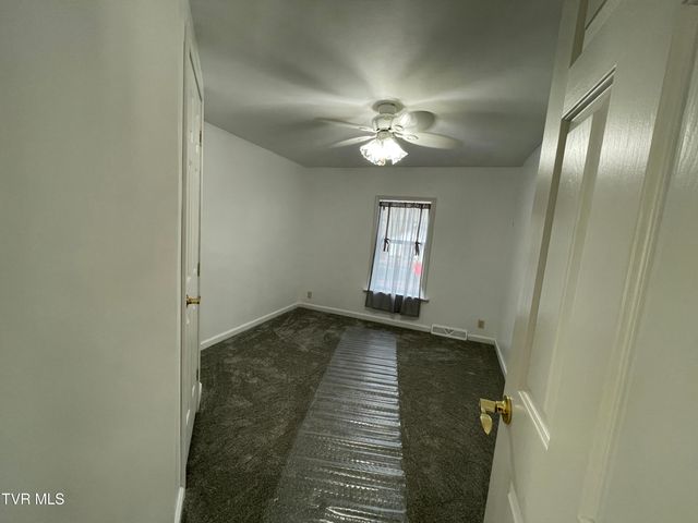 51981 Veterans Memorial Highway, Big Stone Gap, VA 24219