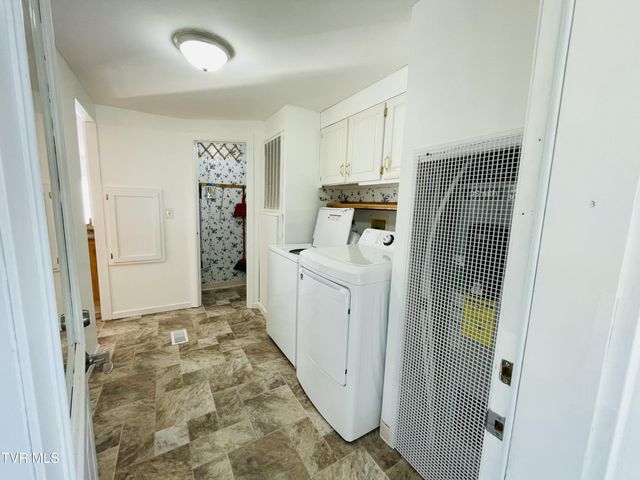 51981 Veterans Memorial Highway, Big Stone Gap, VA 24219