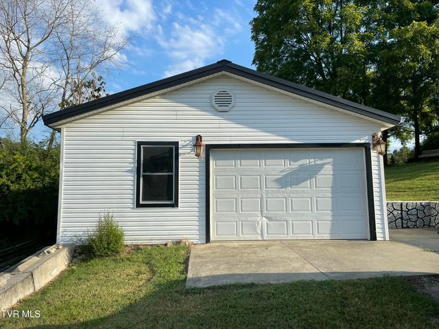 51981 Veterans Memorial Highway, Big Stone Gap, VA 24219