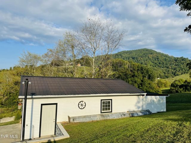 51981 Veterans Memorial Highway, Big Stone Gap, VA 24219