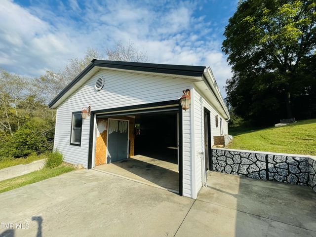 51981 Veterans Memorial Highway, Big Stone Gap, VA 24219