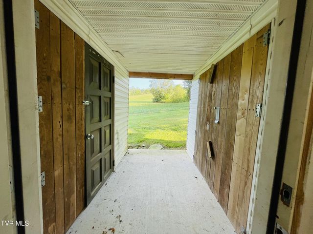 51981 Veterans Memorial Highway, Big Stone Gap, VA 24219