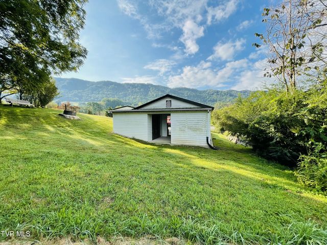 51981 Veterans Memorial Highway, Big Stone Gap, VA 24219