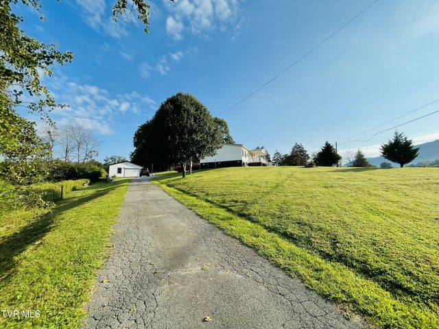 51981 Veterans Memorial Highway, Big Stone Gap, VA 24219