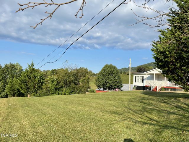 51981 Veterans Memorial Highway, Big Stone Gap, VA 24219