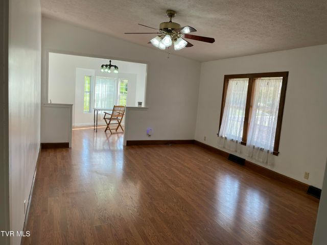 51981 Veterans Memorial Highway, Big Stone Gap, VA 24219