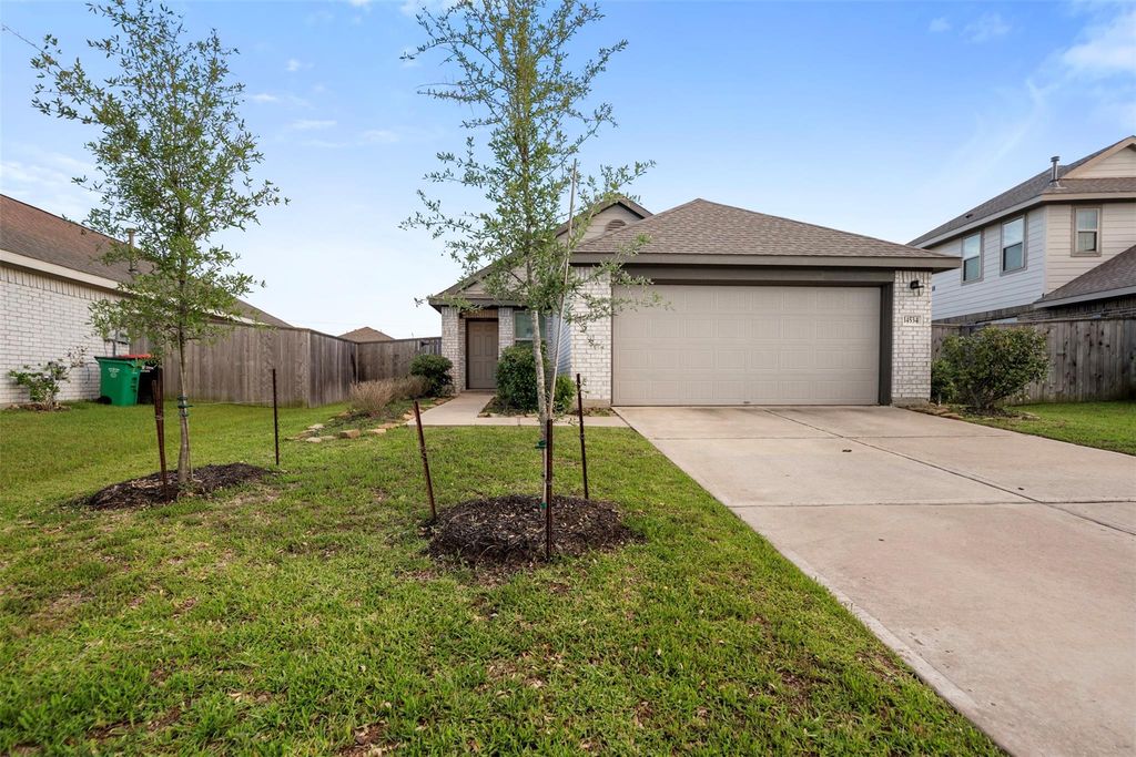 14534 Broadbury Pond Road, Rosharon, TX 77583