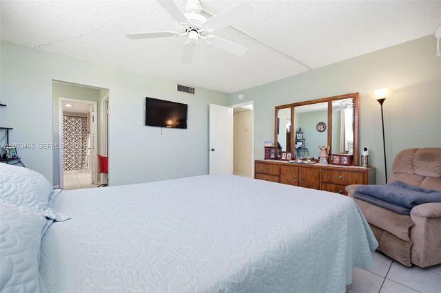 410 NW 68th Ave 401, Plantation, FL 33317