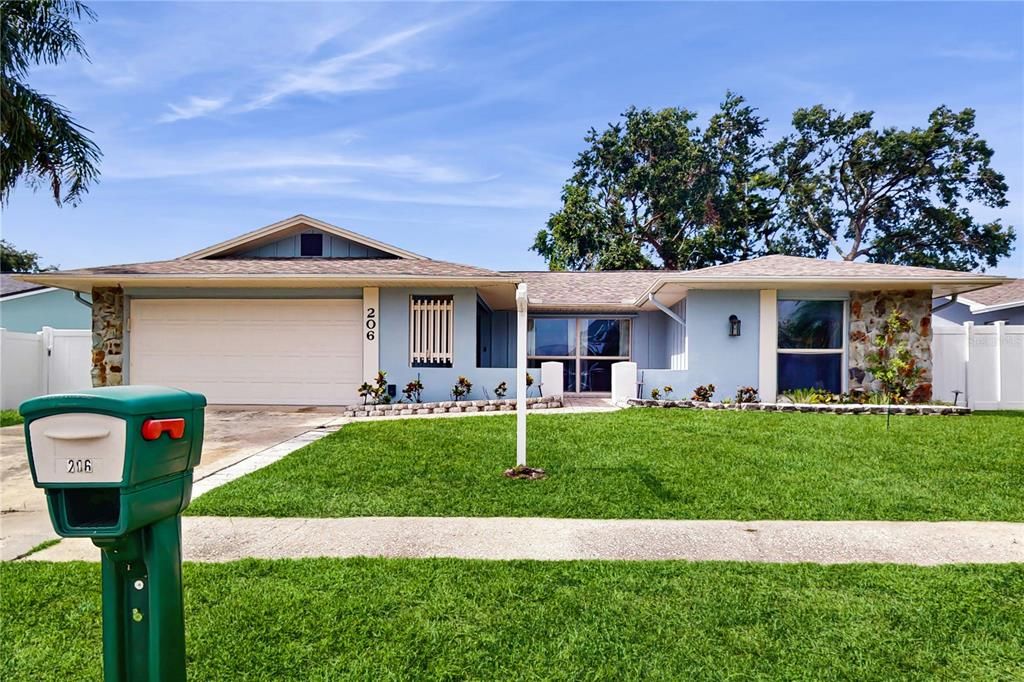 206 HILLCREST DRIVE, Safety Harbor, FL 34695