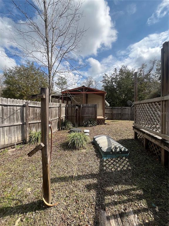 Image 11 of property listing at 1859 NW 82ND TERRACE, Bell, FL 32619