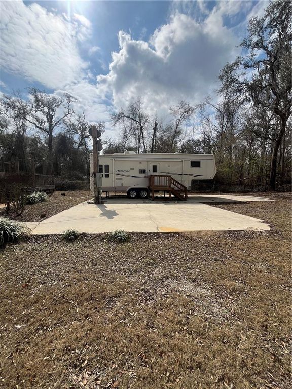 Image 4 of property listing at 1859 NW 82ND TERRACE, Bell, FL 32619