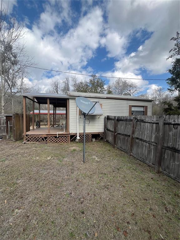 Image 7 of property listing at 1859 NW 82ND TERRACE, Bell, FL 32619