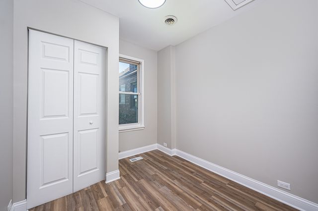 9240 S Trumbull Avenue, Evergreen Park, IL 60805