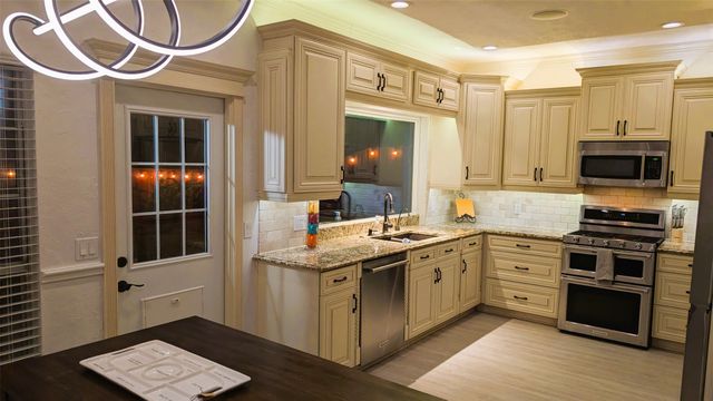 4216 Creekstone Drive, Plano, TX 75093