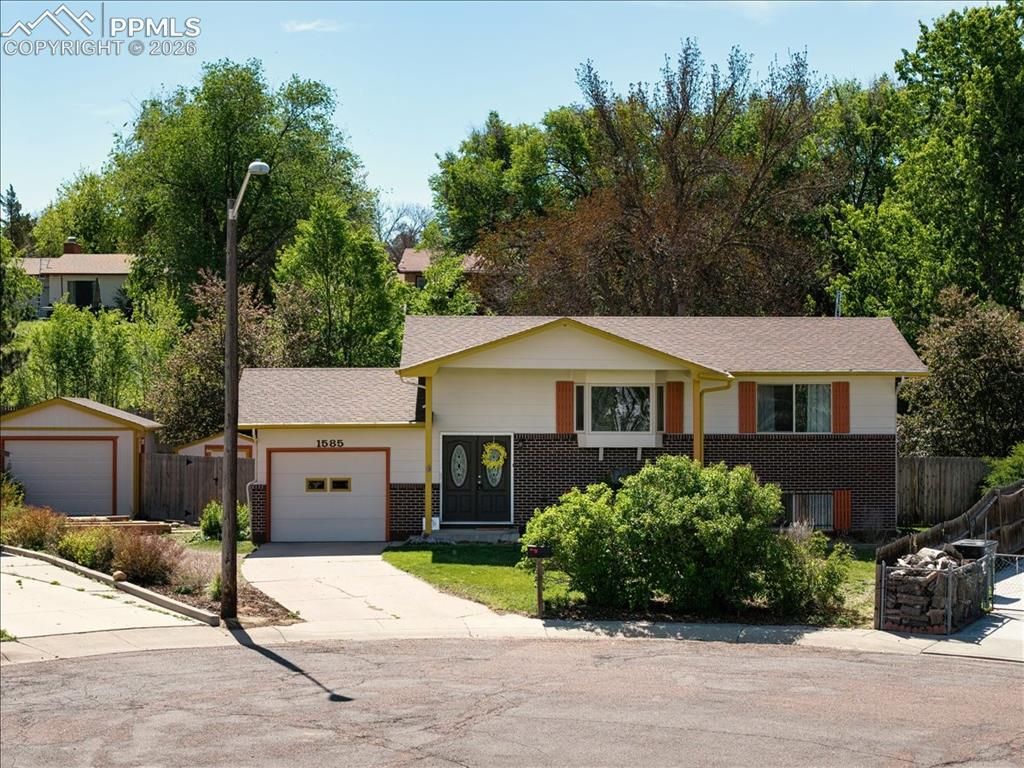 1585 Luna Vista Street, Colorado Springs, CO 80911