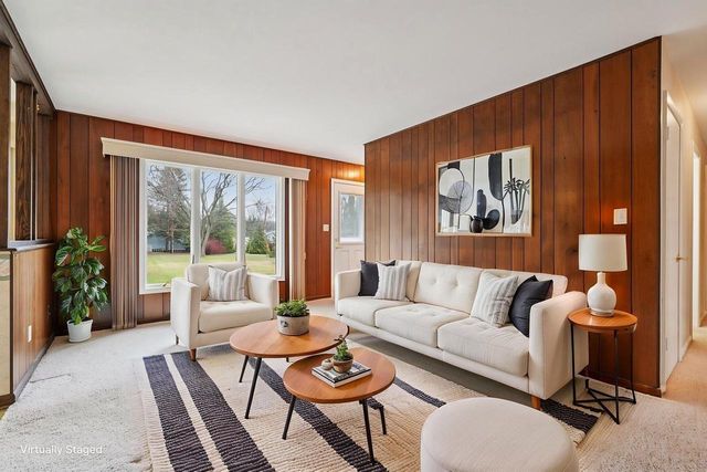 558 Horns Corners ROAD, Cedarburg, WI 53012