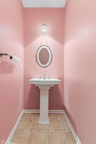 2426 S Bell Avenue, Chicago, IL 60608