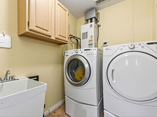 2426 S Bell Avenue, Chicago, IL 60608