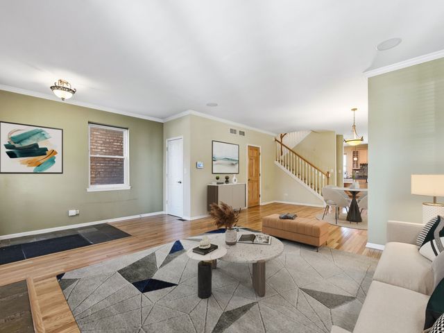 2426 S Bell Avenue, Chicago, IL 60608