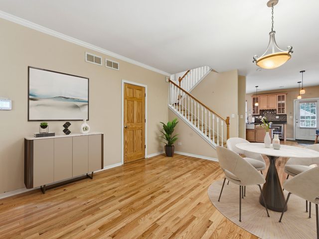 2426 S Bell Avenue, Chicago, IL 60608