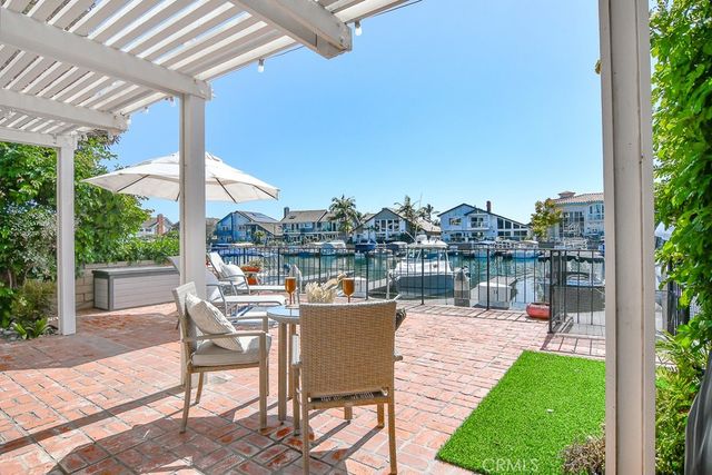 3532 Windspun Drive, Huntington Beach, CA 92649