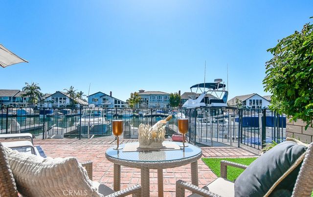 3532 Windspun Drive, Huntington Beach, CA 92649