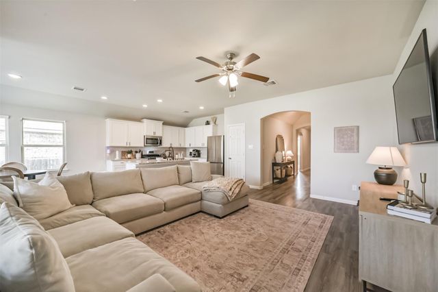 4124 E Bayou Maison, Dickinson, TX 77539