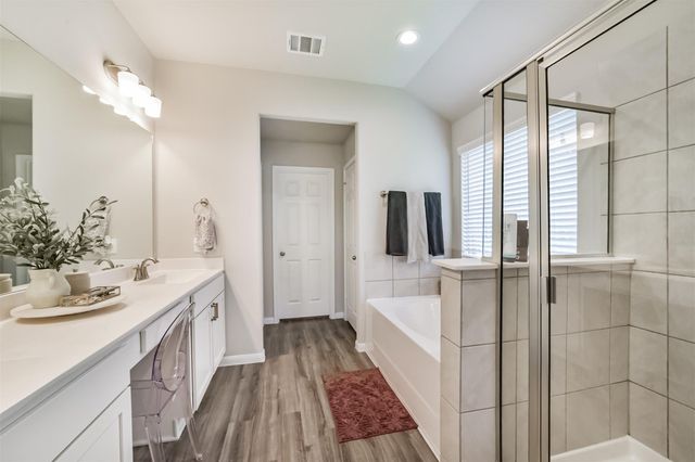 4124 E Bayou Maison, Dickinson, TX 77539
