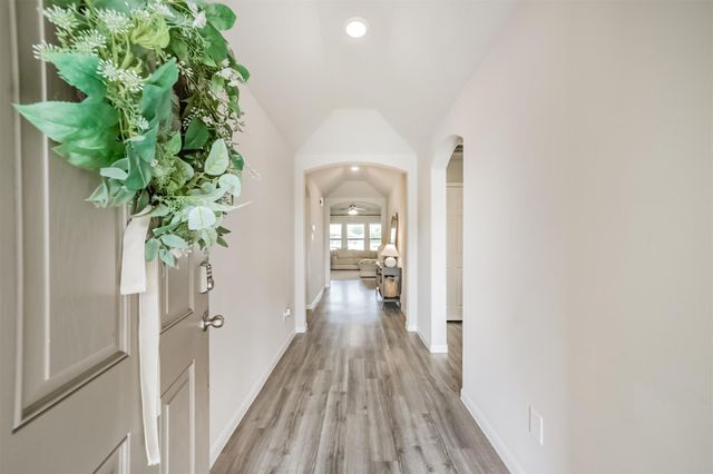 4124 E Bayou Maison, Dickinson, TX 77539