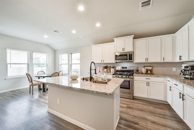 4124 E Bayou Maison, Dickinson, TX 77539
