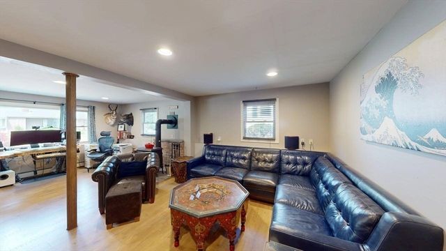 150 Coolidge St, Swansea, MA 02777