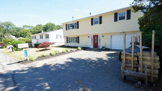 150 Coolidge St, Swansea, MA 02777