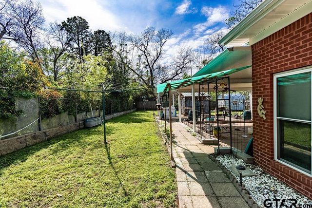 1009 N Link St, Palestine, TX 75801
